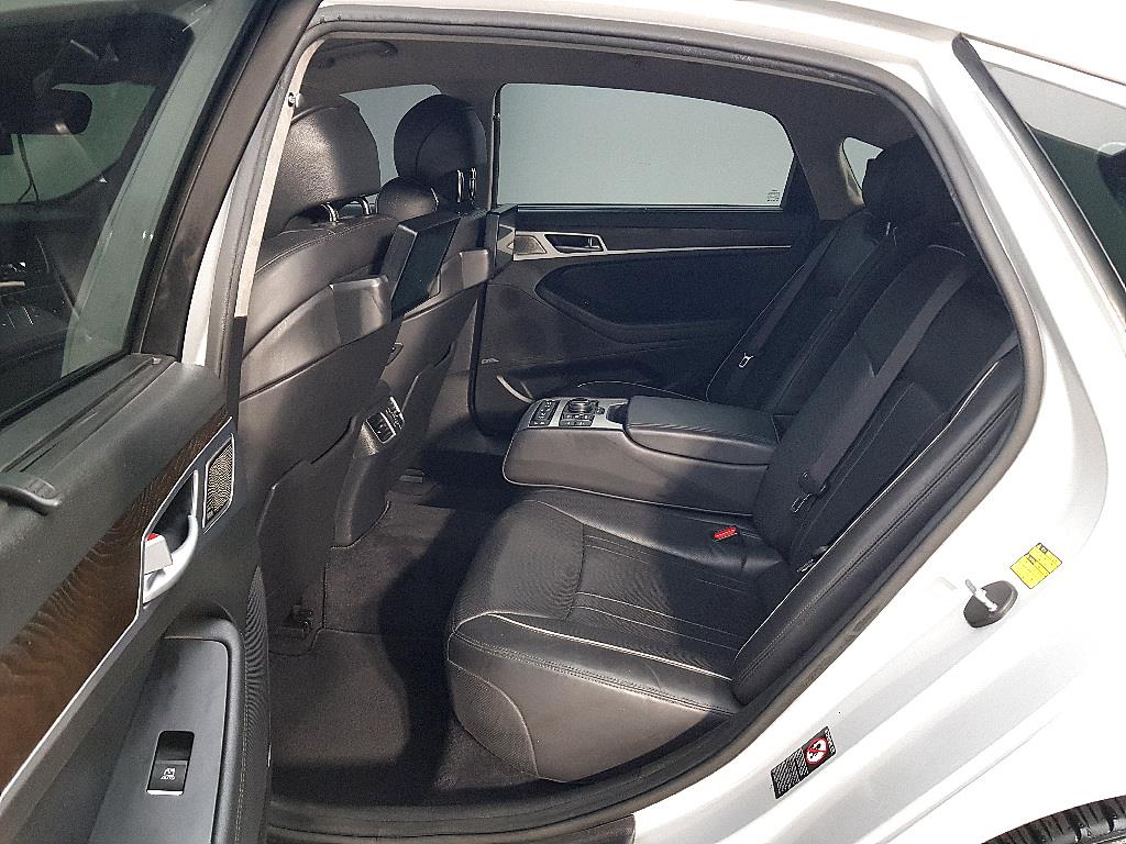 Genesis G80 - Vista 9