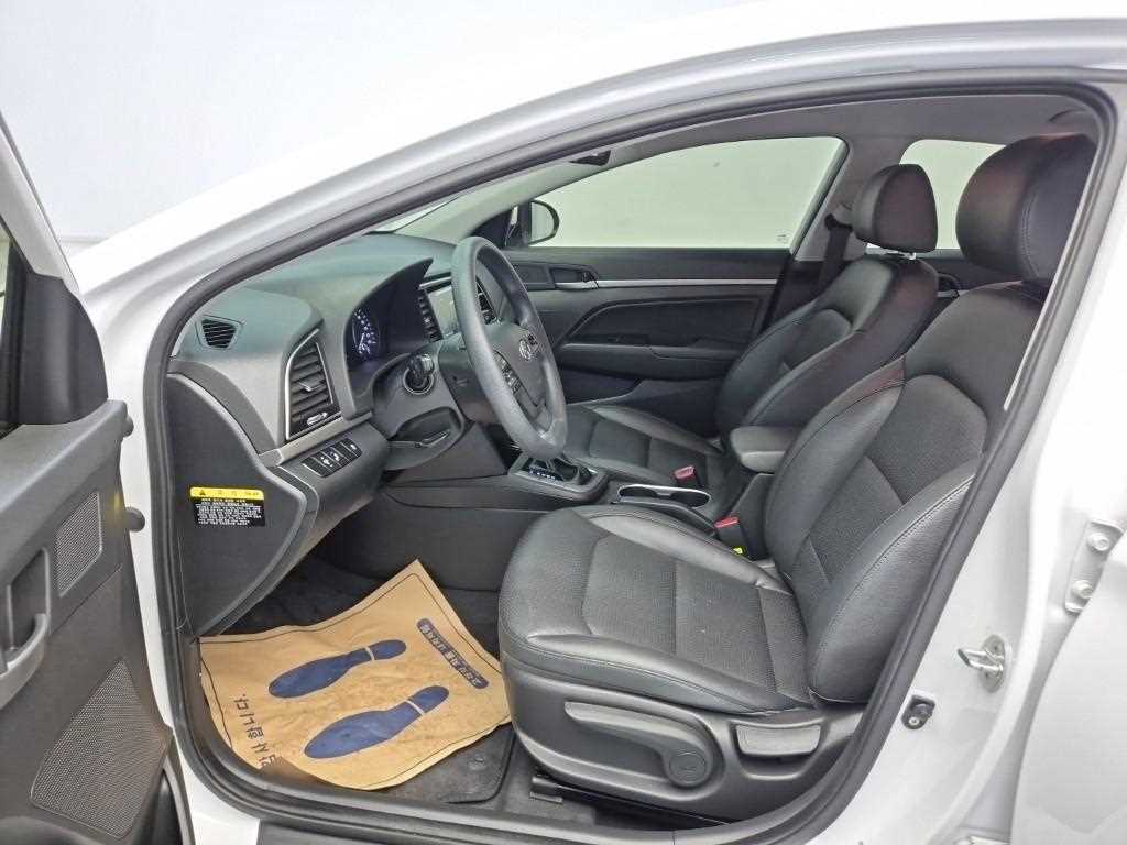 HYUNDAI Avante - Vista 11