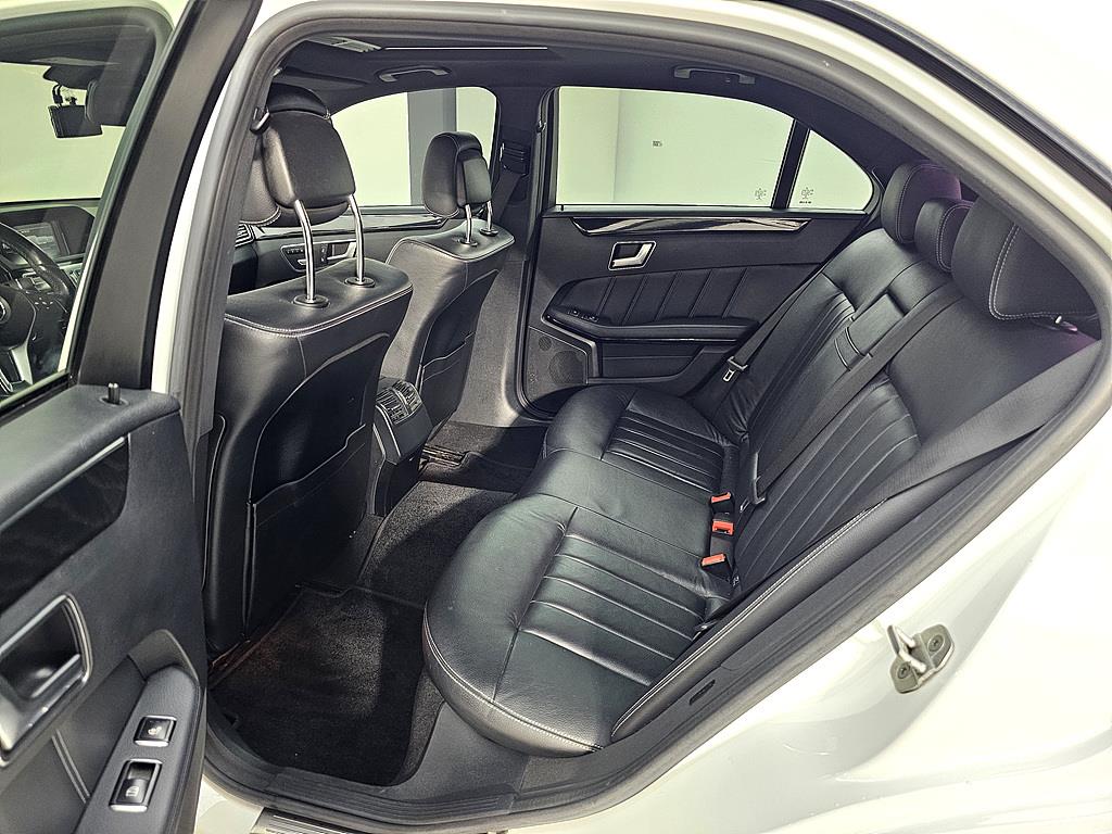 Mercedes Benz E class - Vista 9