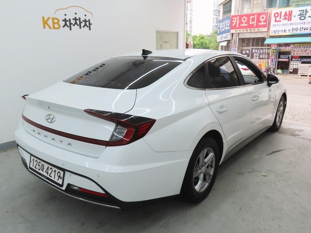HYUNDAI Sonata - Vista 3