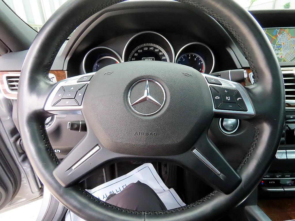 Mercedes Benz E class - Vista 8