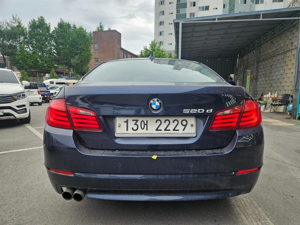 BMW 5 Series - Vista 5