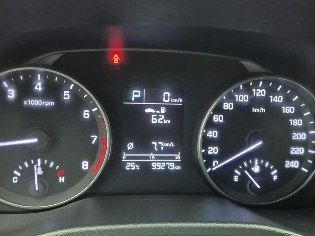 HYUNDAI Avante - Vista 6