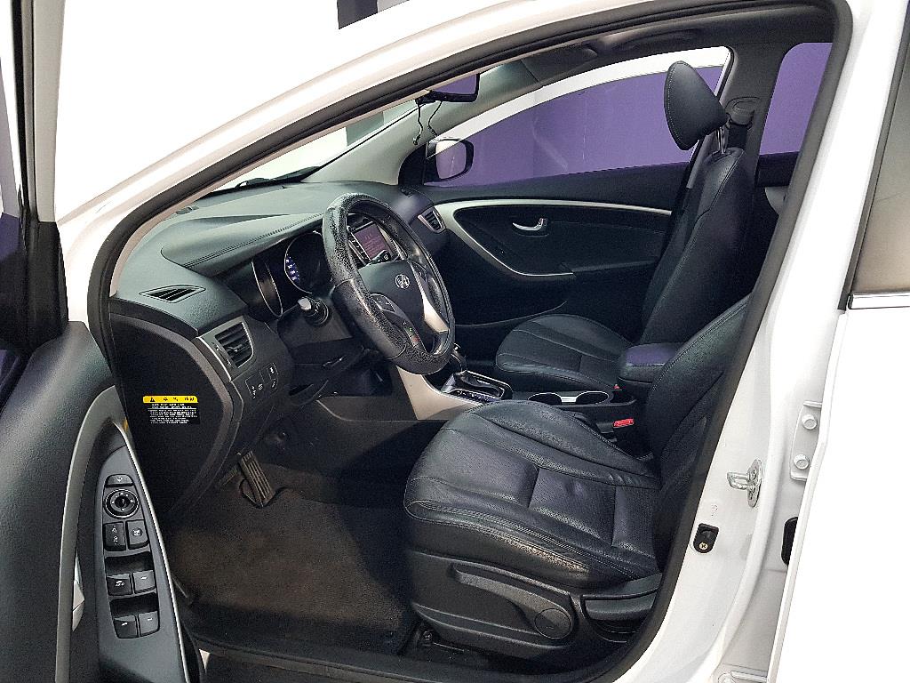 HYUNDAI i30 - Vista 8