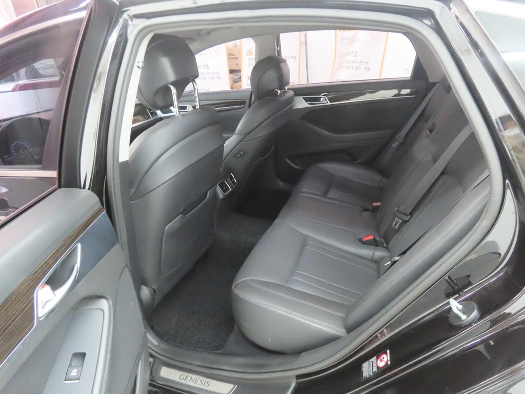 Genesis G80 - Vista 6
