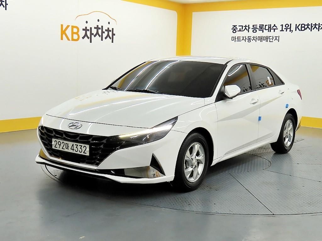 HYUNDAI Avante - Vista 2