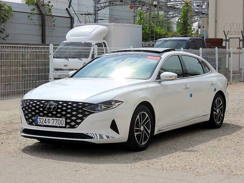HYUNDAI Grandeur - Vista 2