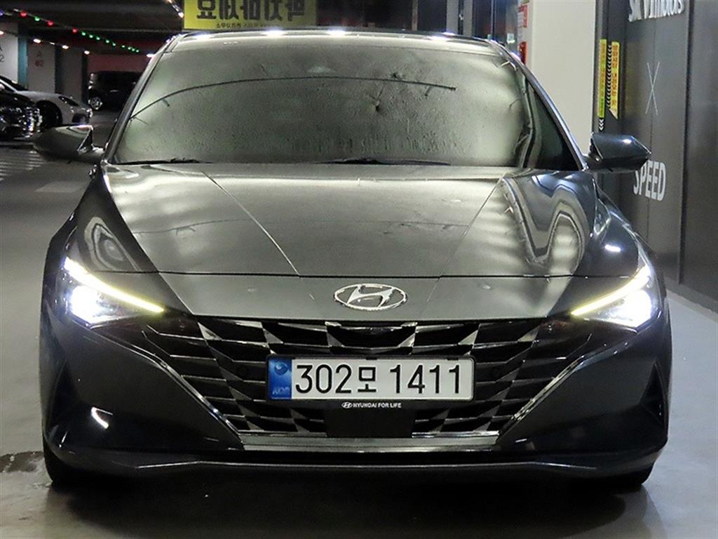 HYUNDAI Avante - Vista 2