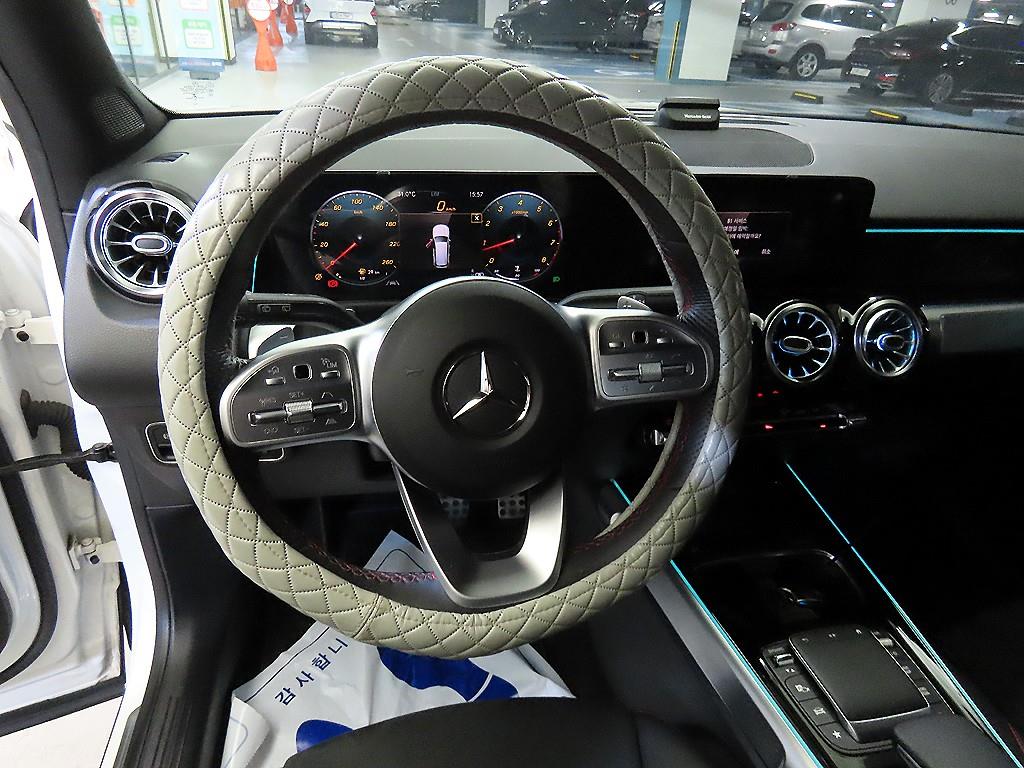 Mercedes Benz GLB Class - Vista 8