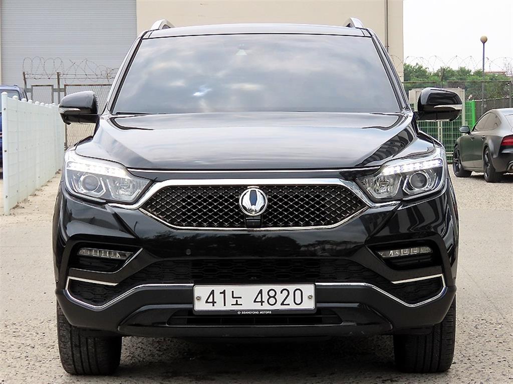 Ssangyong Rexton 2019 Negro - Importación desde Corea - HF Imports Iquique - Foto 1