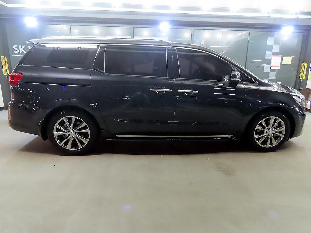 KIA Carnival - Vista 3