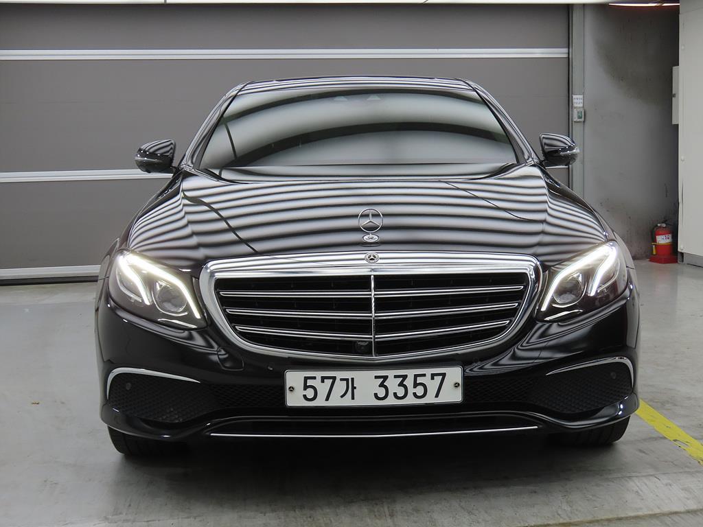 Mercedes Benz E class - Vista 2