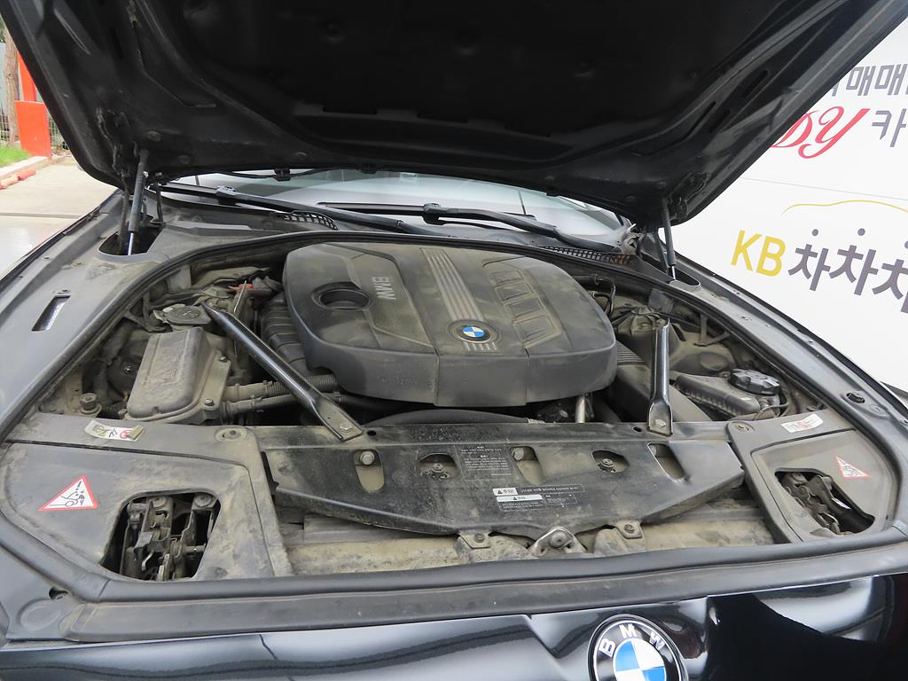 BMW 5 Series 2012 Negro - Importación desde Corea - HF Imports Iquique - Foto 19
