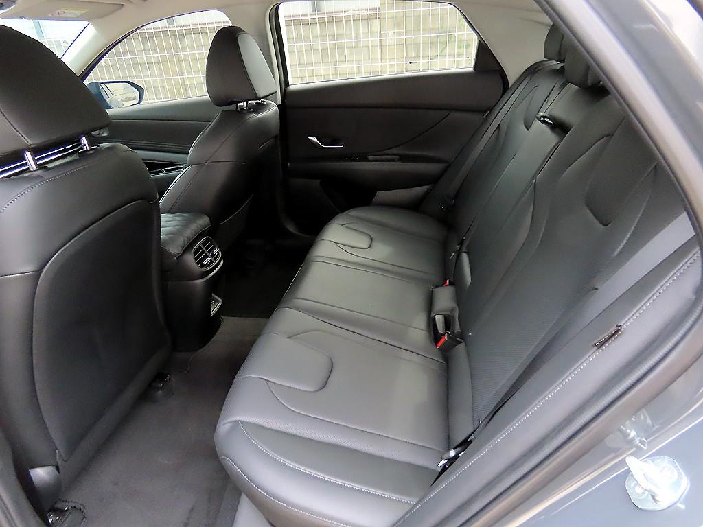 HYUNDAI Avante - Vista 6
