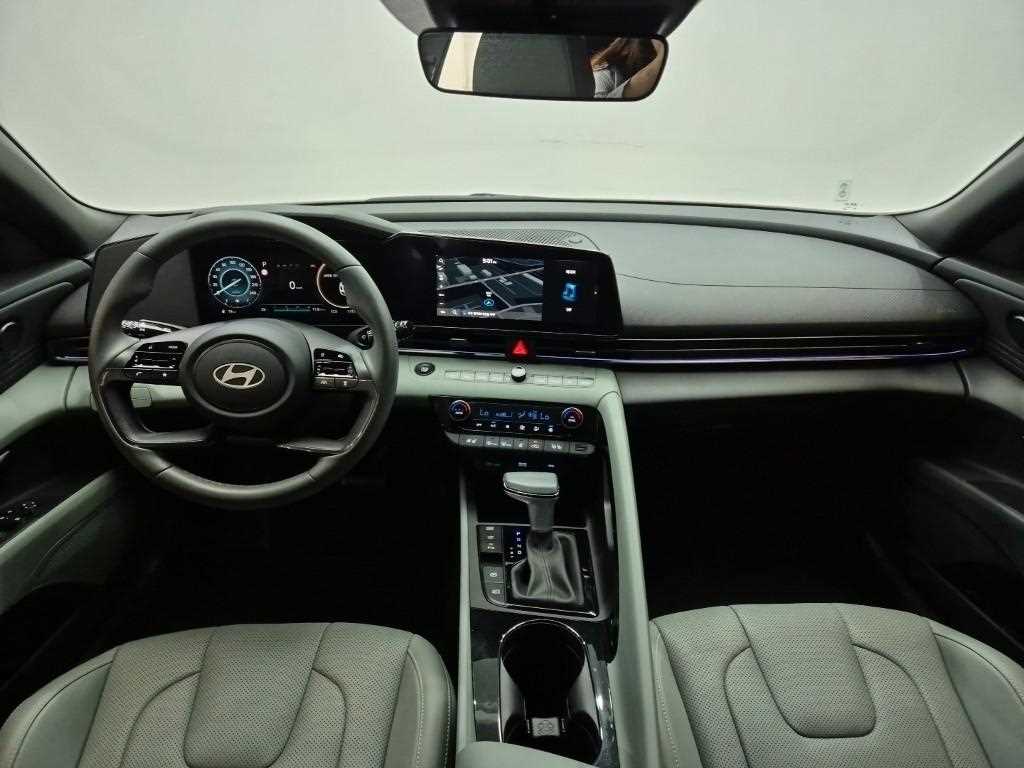 HYUNDAI Avante - Vista 7