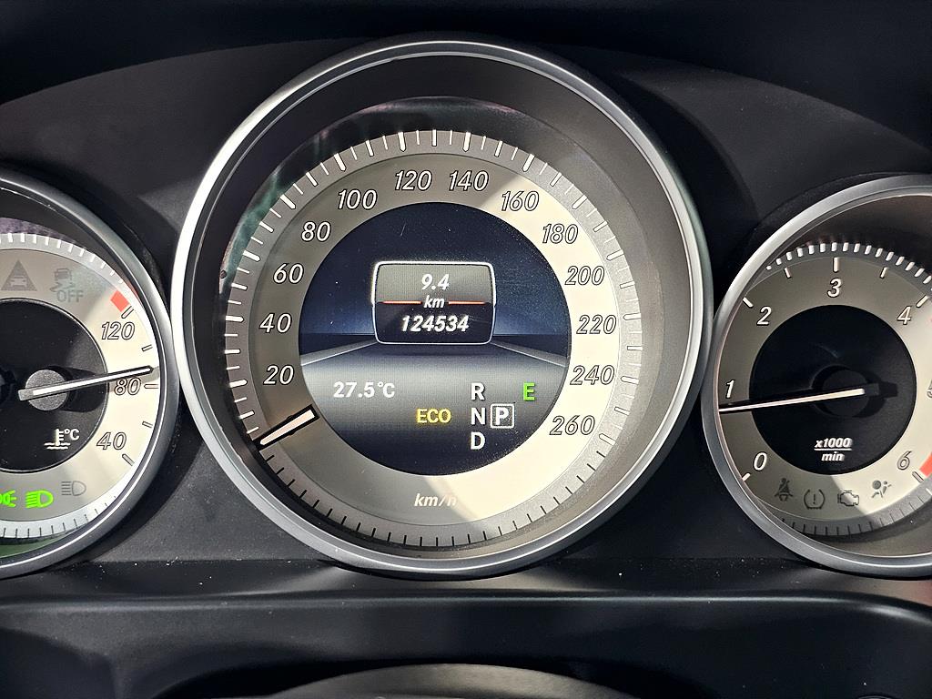 Mercedes Benz E class - Vista 7