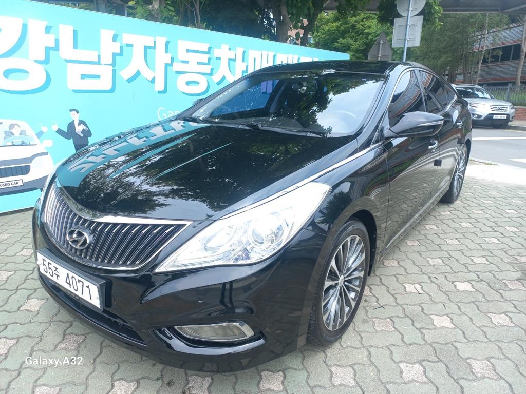 HYUNDAI Grandeur - Vista 2