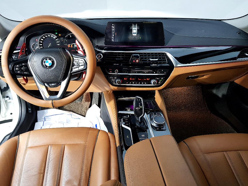 BMW 5 Series - Vista 5