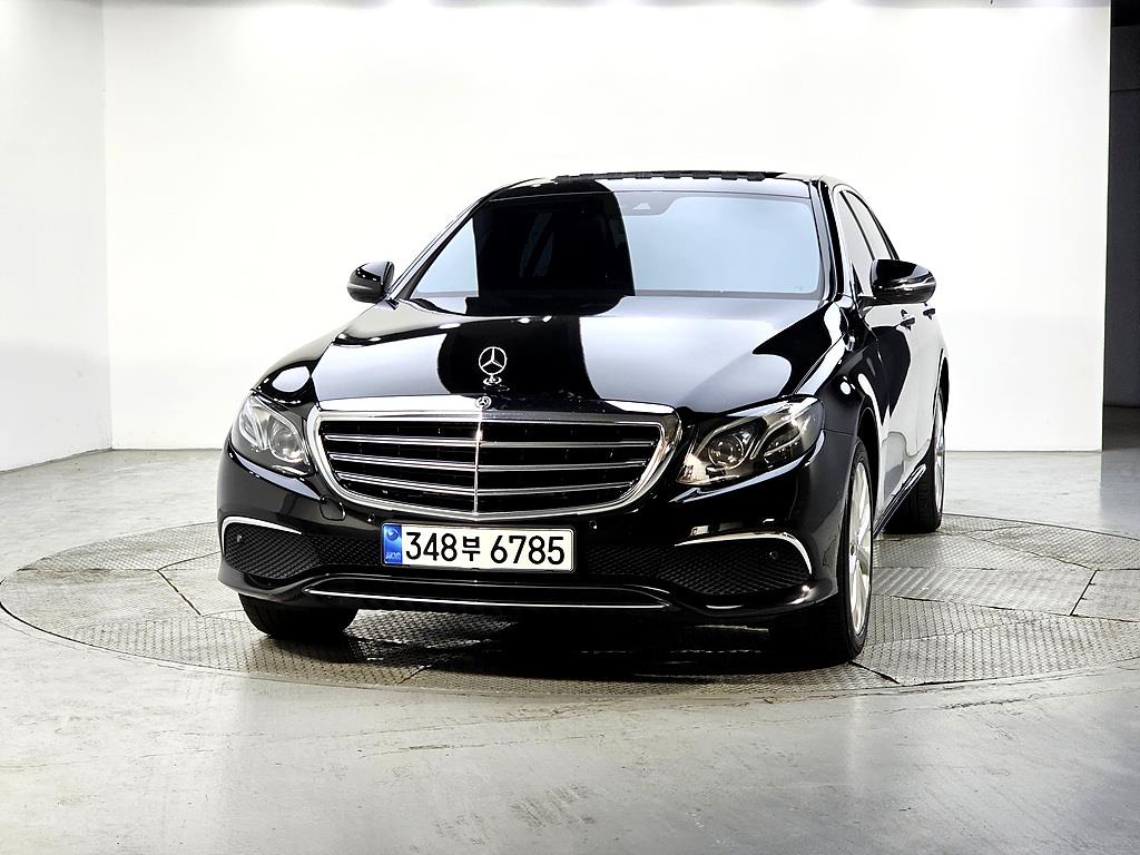 Mercedes Benz E class - Vista 2