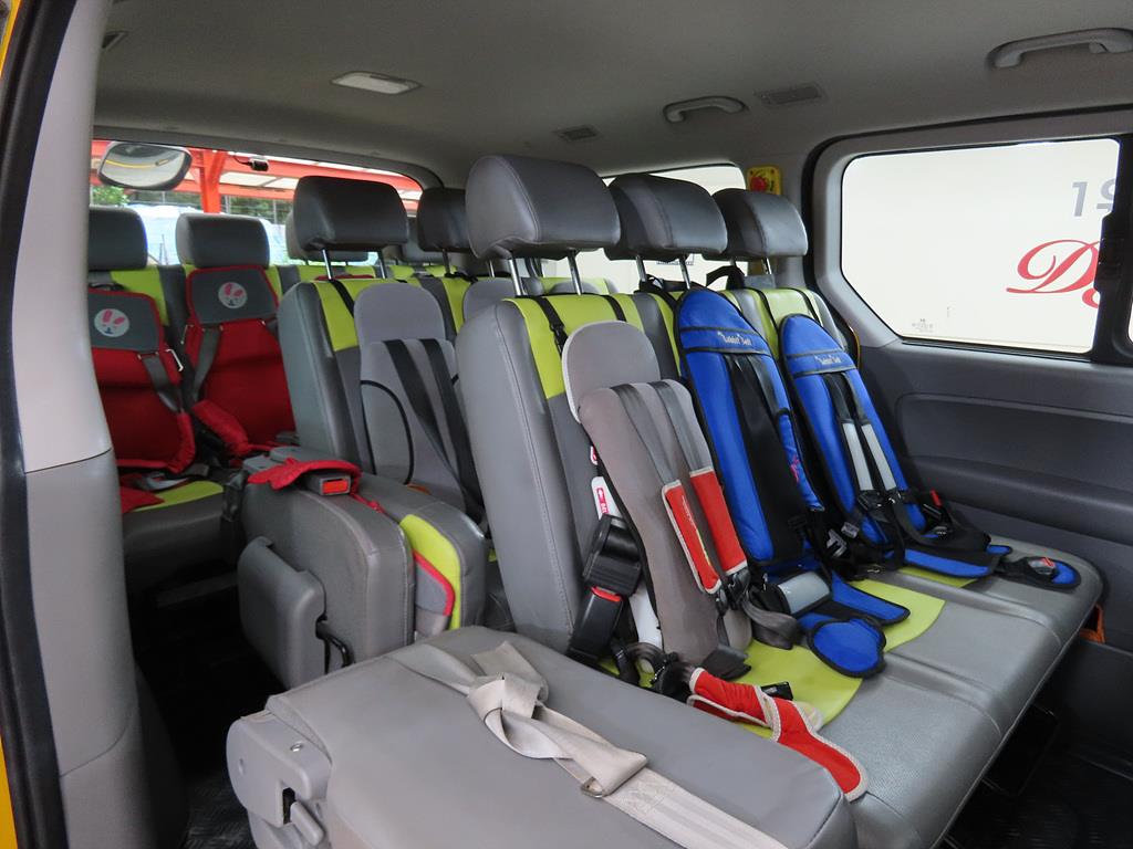 HYUNDAI Starex - Vista 6