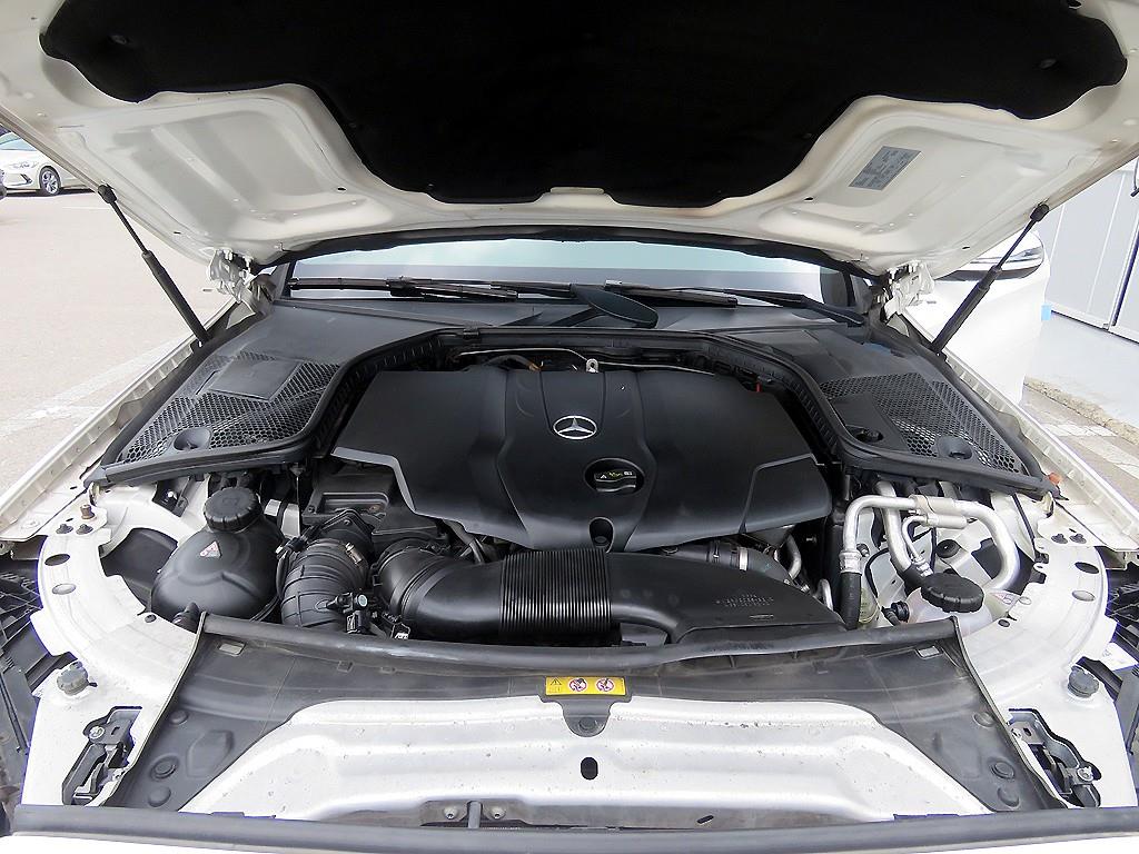 Mercedes Benz C Class 2017 Blanco - Importación desde Corea - HF Imports Iquique - Foto 17