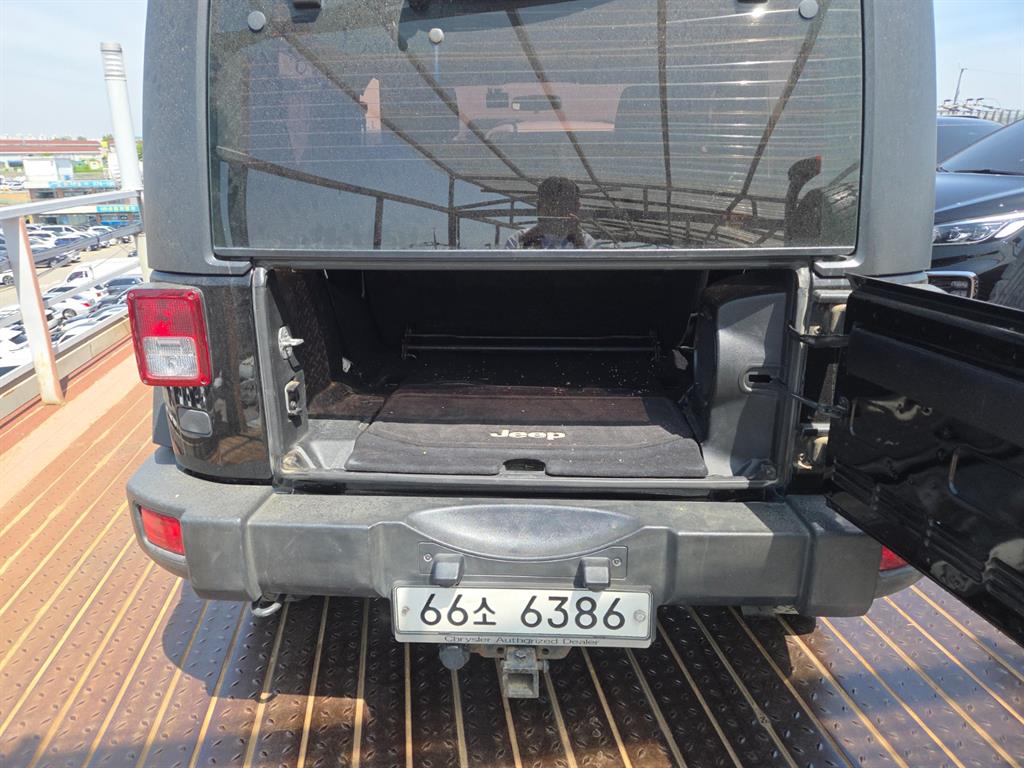 Jeep Wrangler - Vista 5
