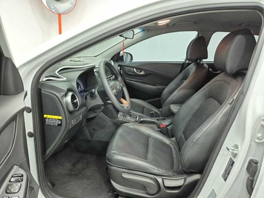 HYUNDAI Kona - Vista 11