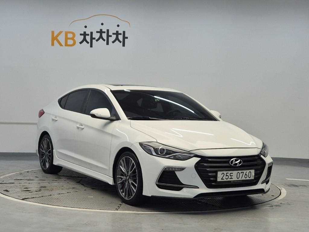 HYUNDAI Avante - Vista 4