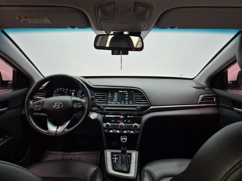 HYUNDAI Avante - Vista 8