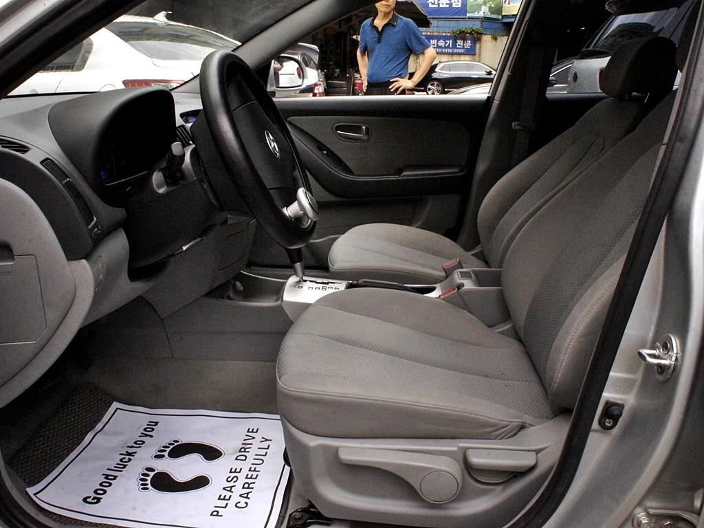 HYUNDAI Avante - Vista 9