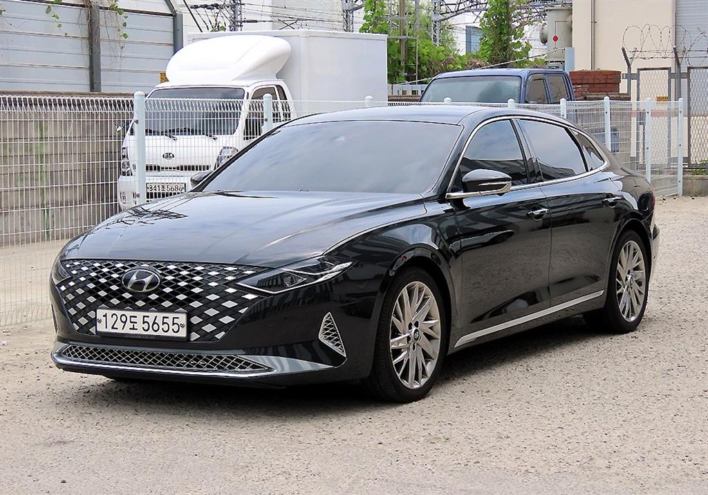 HYUNDAI Grandeur - Vista 2