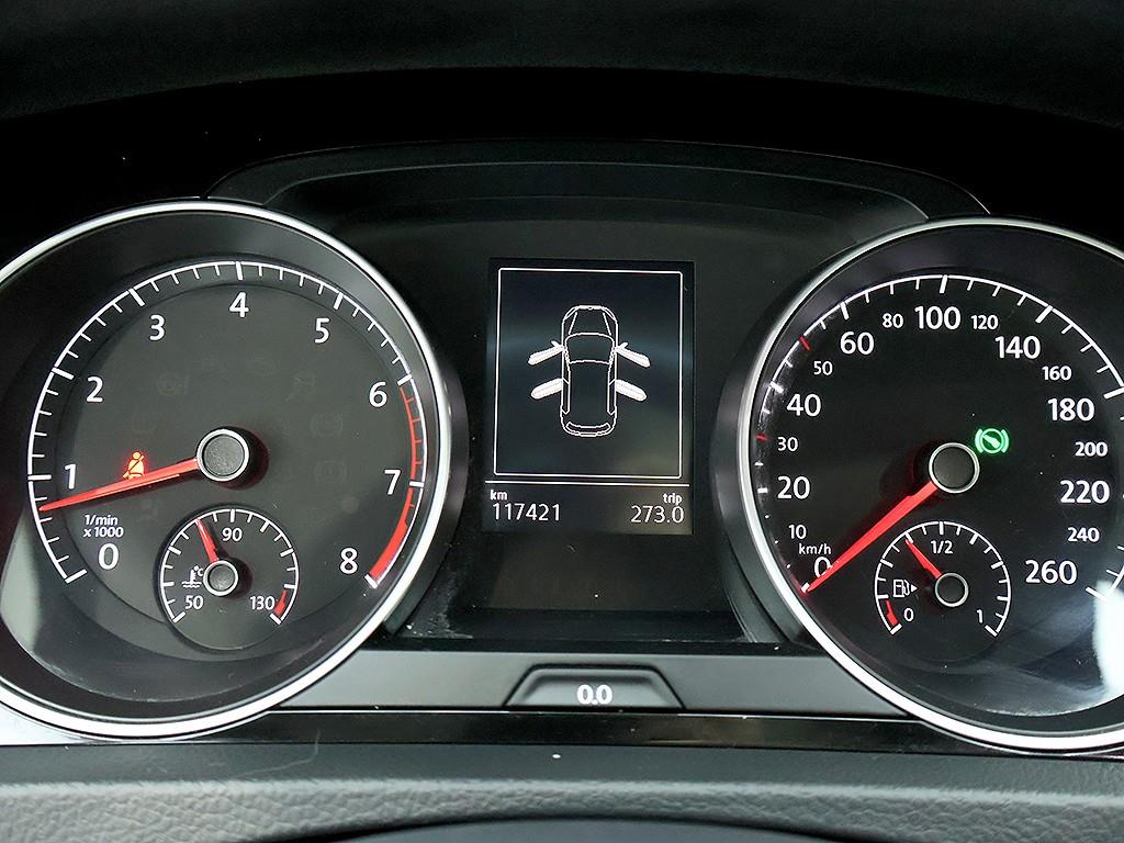 Volkswagen Golf - Vista 11