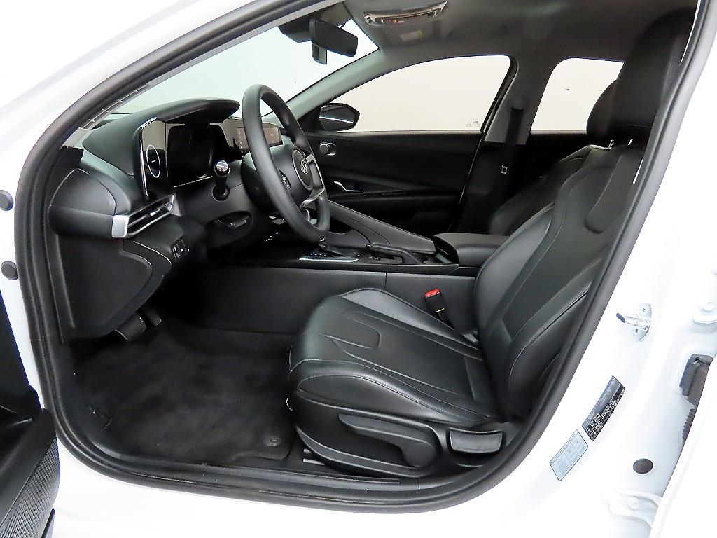 HYUNDAI Avante - Vista 5