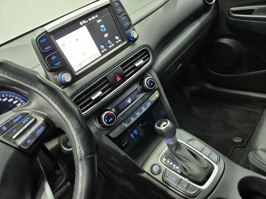 HYUNDAI Kona - Vista 10