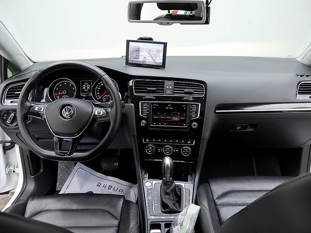 Volkswagen Golf - Vista 9