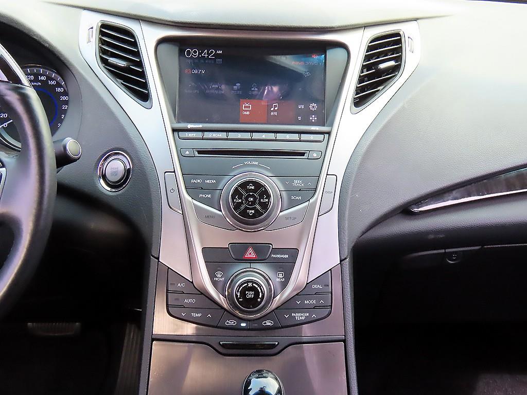 HYUNDAI Grandeur - Vista 10