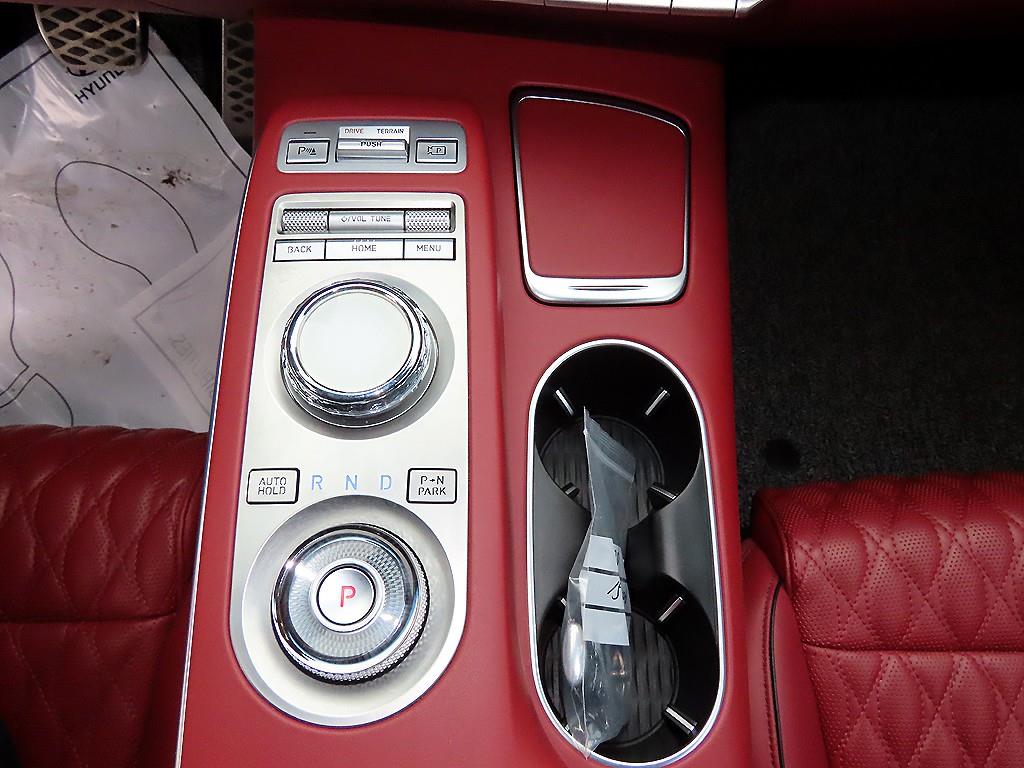 Genesis GV70 - Vista 11