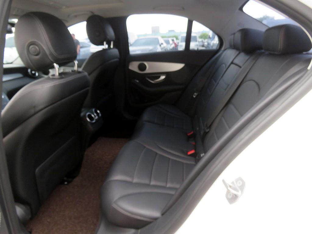 Mercedes Benz C Class - Vista 6