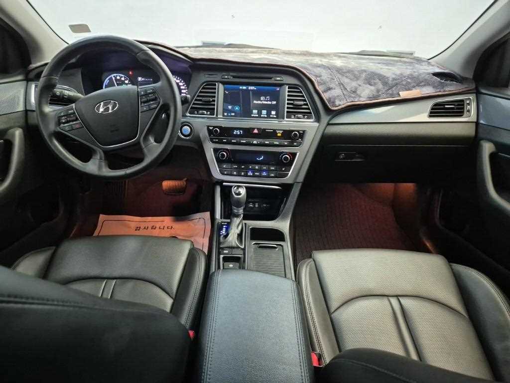 HYUNDAI Sonata - Vista 7