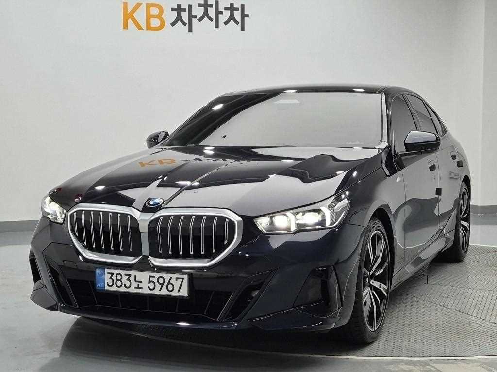 BMW 5 Series 2025 Negro - Importación desde Corea - HF Imports Iquique - Foto 1