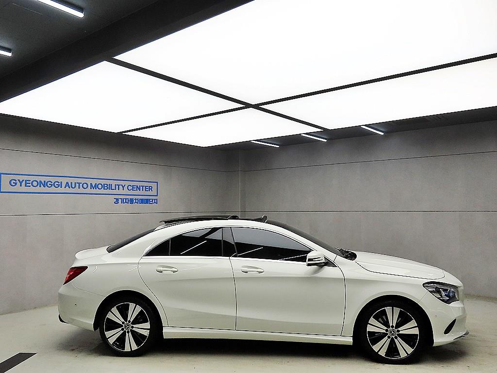 Mercedes Benz CLA Class - Vista 2