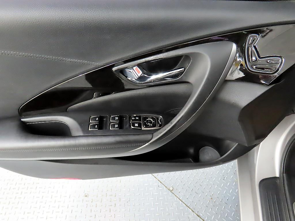 HYUNDAI Grandeur - Vista 11