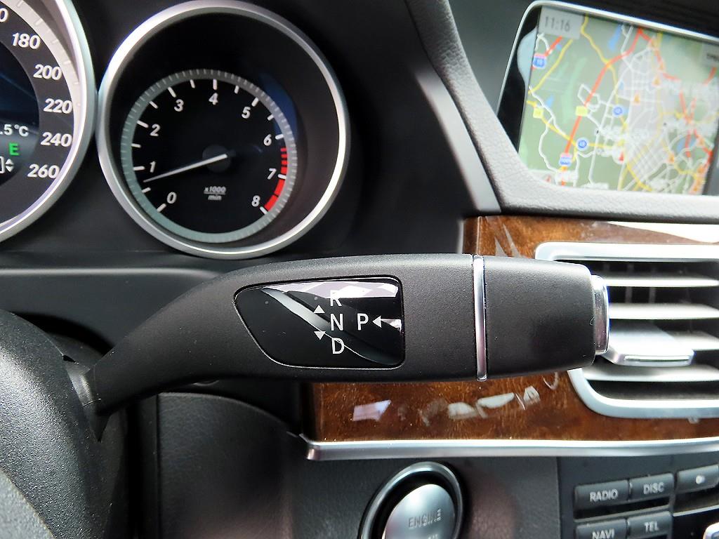 Mercedes Benz E class - Vista 10