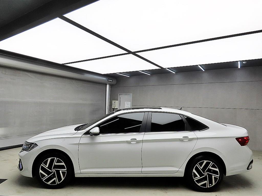 Volkswagen Jetta - Vista 4