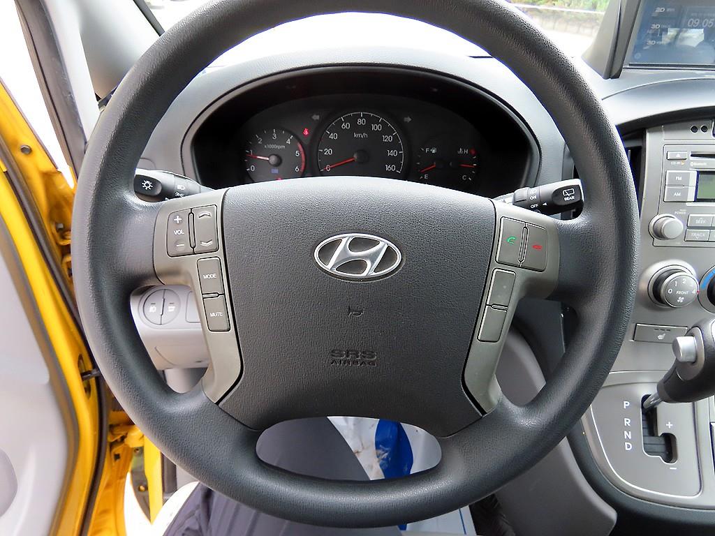 HYUNDAI Starex - Vista 8