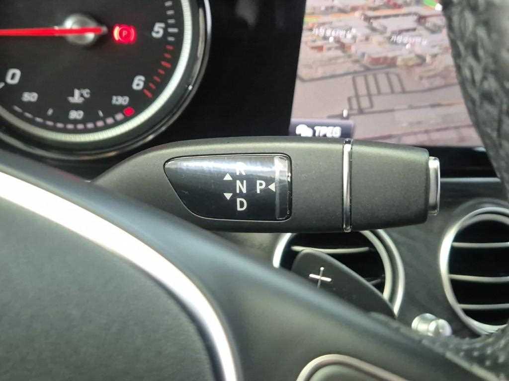 Mercedes Benz E class - Vista 8
