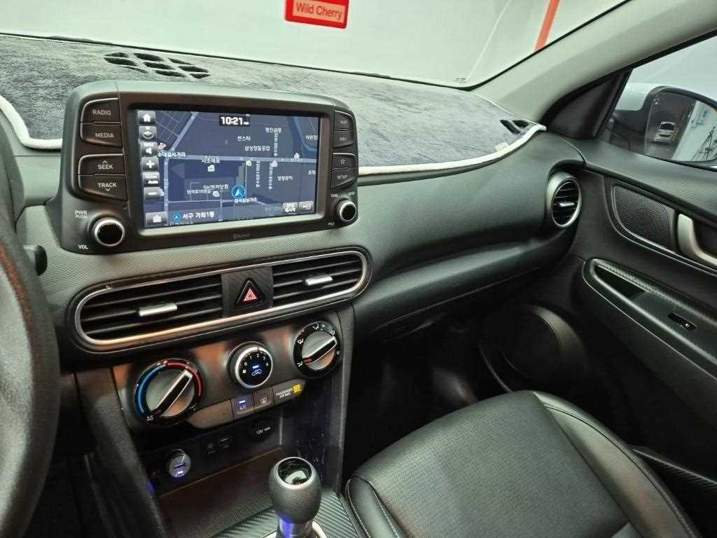 HYUNDAI Kona - Vista 10