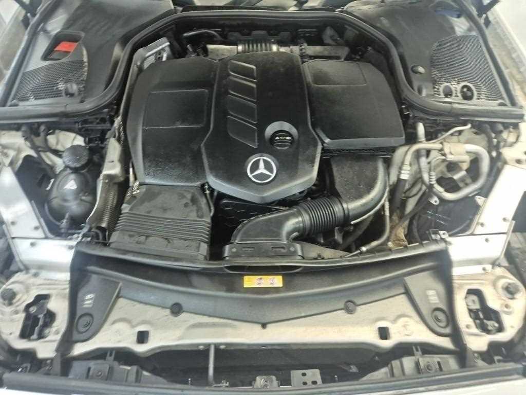 Mercedes Benz E class - Vista 5