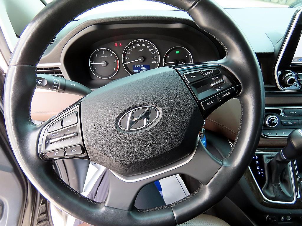 HYUNDAI Starex - Vista 8