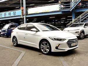 HYUNDAI Avante - Vista 2